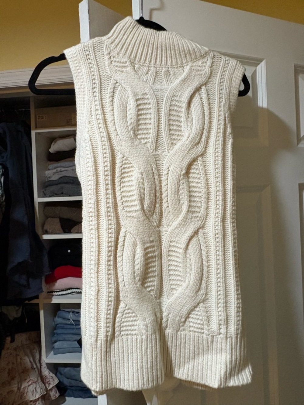 Club Monaco Sleeveless Cable Knit Turtleneck Sweater Vest - Cream